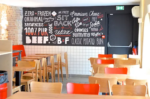 Burger and Fries Restaurant Paris