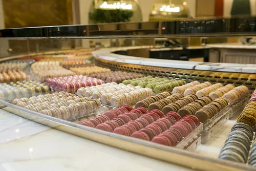 86 Champs - L'Occitane x Pierre Hermé Restaurant Shop Paris