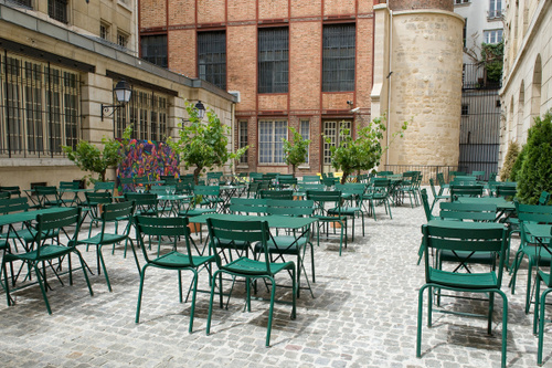 Café Cour Restaurant Paris