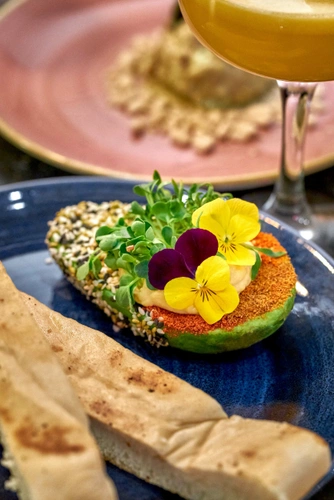 Avocado Show Restaurant Paris