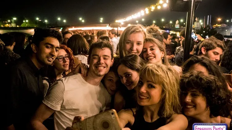 International Erasmus BoatParty !