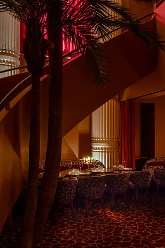Le Palacio Salle Bar Restaurant Paris