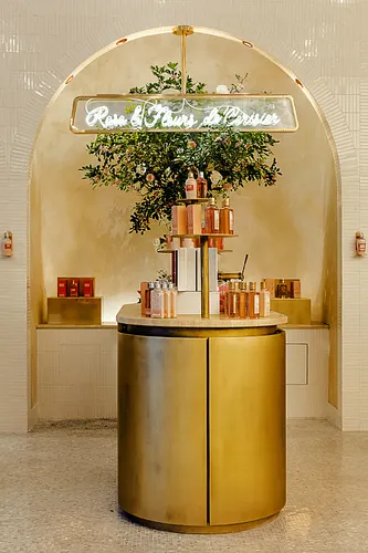 86 Champs - L'Occitane x Pierre Hermé Restaurant Shop Paris
