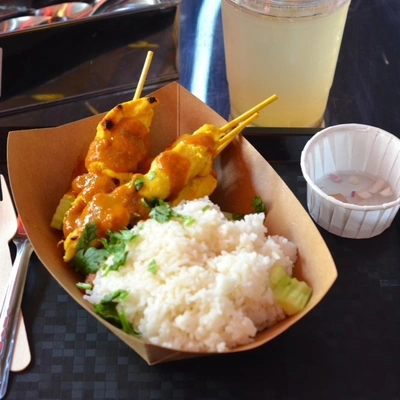 Street Bangkok, le nouveau resto thaï qui anime le canal Saint-Martin