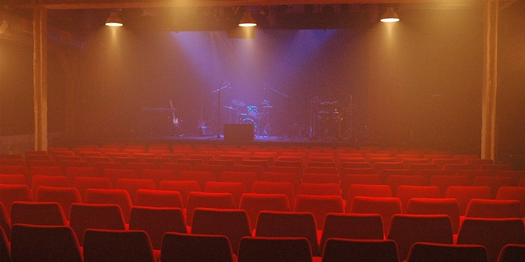 Théâtre La Reine Blanche Scène Des Arts Et Des Sciences Le Théâtre de la Reine Blanche, Paris - Salle, Théâtre