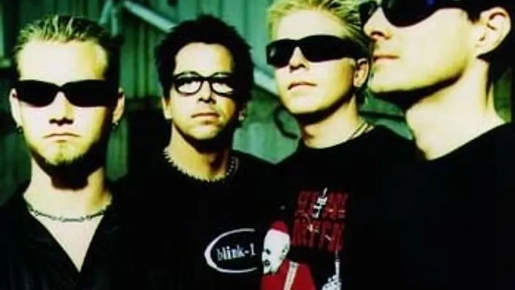 THE OFFSPRING + GUESTS