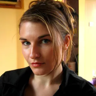 Alicia .
