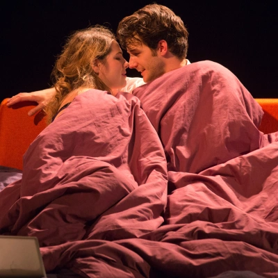 Une pièce Énorme au Théâtre de Paris