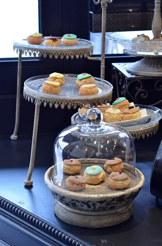 Odette Restaurant Shop Paris