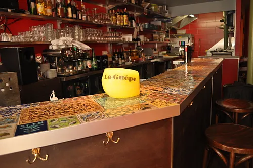 La Guêpe Restaurant Bar Paris