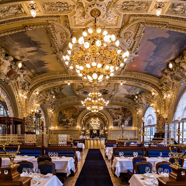 Le Train Bleu