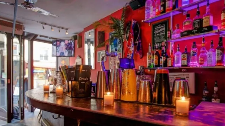 Happy Hours 23H & Tapas
