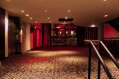 Society Salle Paris