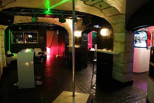 Les Filles de Paris Club Restaurant Paris