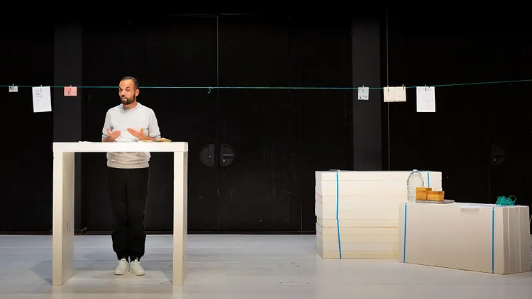 Koulounisation – Salim Djaferi