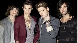 HOT CHELLE RAE