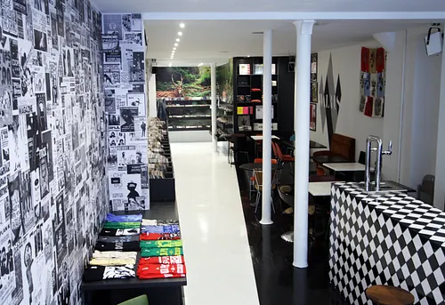 Walrus Bar Restaurant Shop Paris