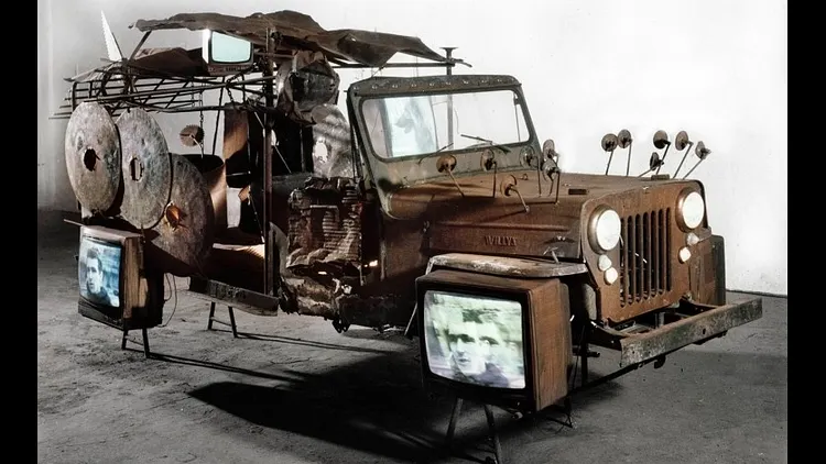 Expo Self Portraits, 1973-1986 - Luciano Castelli