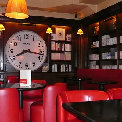 Les Editeurs, un café littéraire
