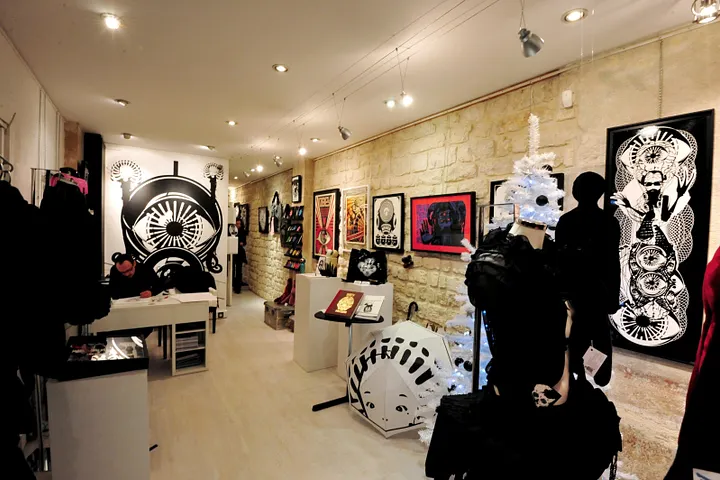 Akiza : La Galerie