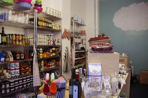 Bonjour Le Marais Restaurant Shop Paris