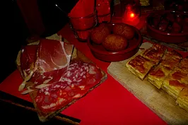 Les Pietons