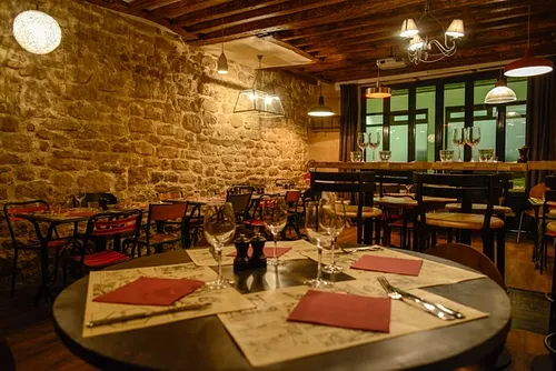 Le Pas Vu Pas Pris Restaurant Bar Paris