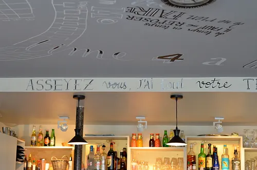 Le Petit Carillon Restaurant Bar Paris