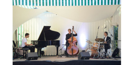 Thomas Mayeras trio en concert