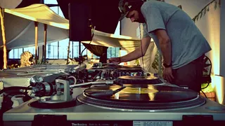 Bibi Fonk aux platines