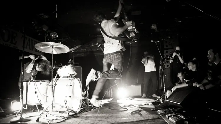 METZ + THE BODIES en concert