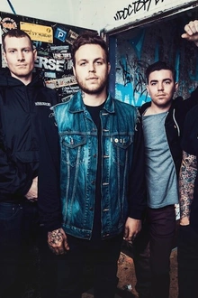 Stick To Your Guns + deez nuts en concert
