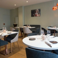 Restaurant H