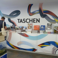 Taschen pop-up store