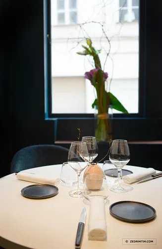 Restaurant H, Paris