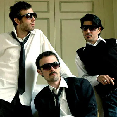Le Grandiloquent Moustache Poésie Club