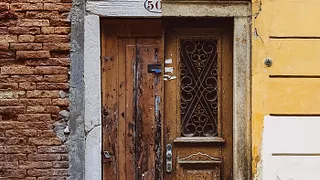 Exposition photos - Close the door