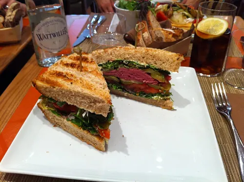 Bread and Roses Restaurant Paris
