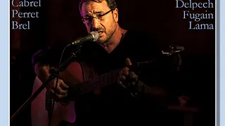Concert intimiste de chansons françaises en guitare/voix.