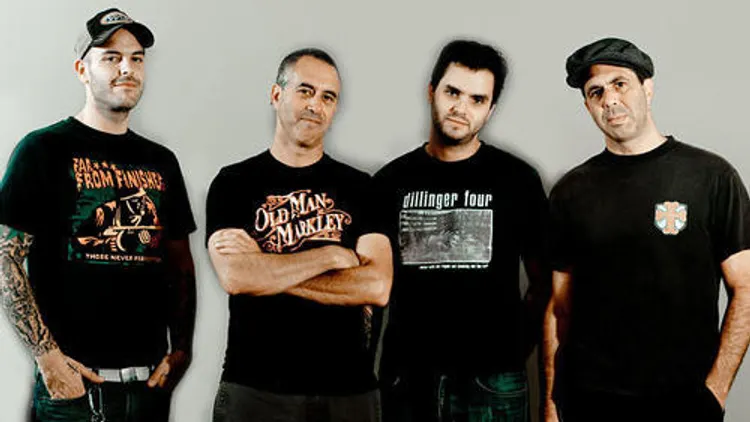 The Adolescents en concert