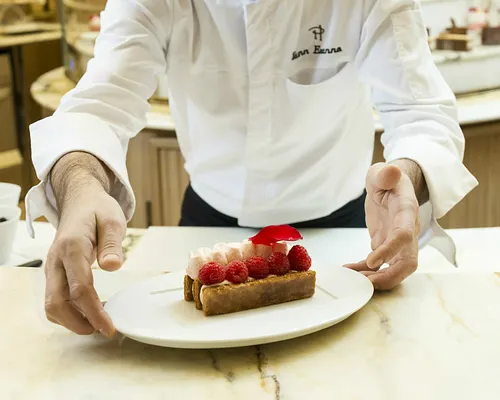 86 Champs - L'Occitane x Pierre Hermé Restaurant Shop Paris