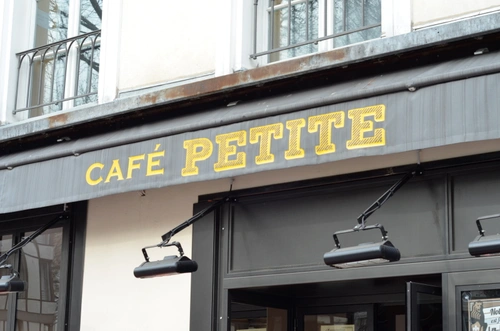Café Petite Restaurant Paris