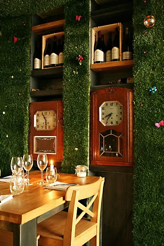 Les Agités Club Restaurant Bar Paris