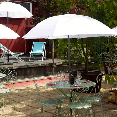 Le Bar à Bulles : une terrasse sur le toit de la Machine du Moulin Rouge
