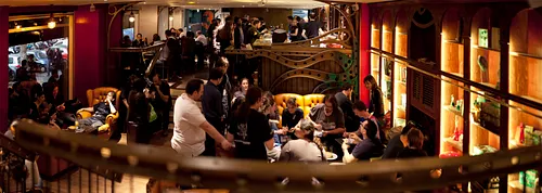 Le Dernier Bar avant la Fin du Monde Bar Paris