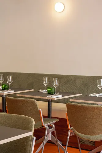 Super Huit Restaurant Paris