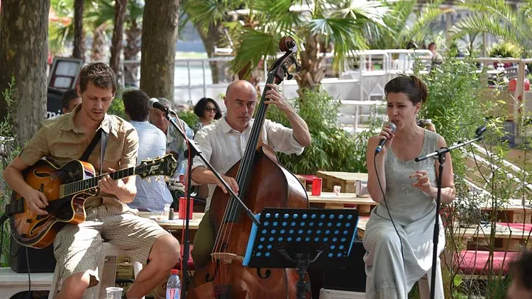 Belle Epoque Chanson Swing