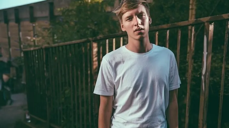 Reporté - George Ezra en concert