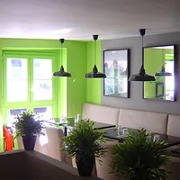 Le Karl Bistro