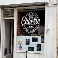 Charlie... et sa bière à deux balles